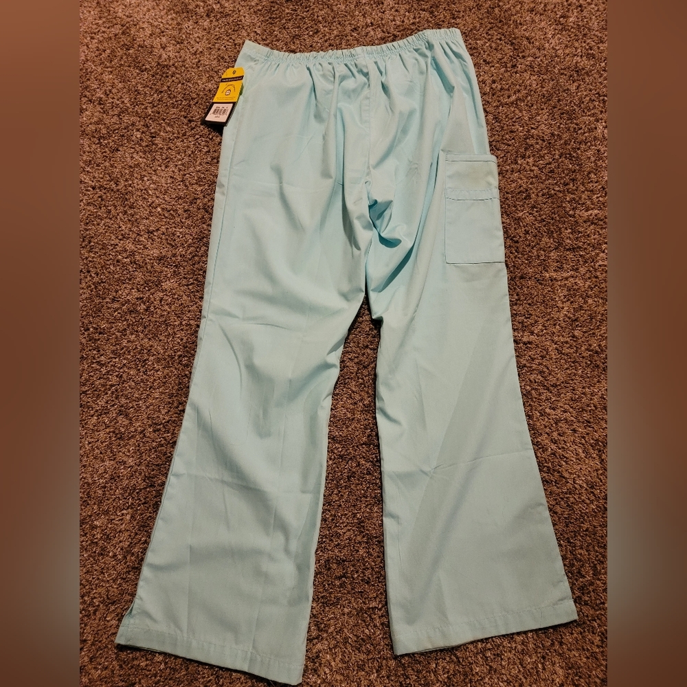 NWT Womens Scrubs size Large - Picture 2 of 6